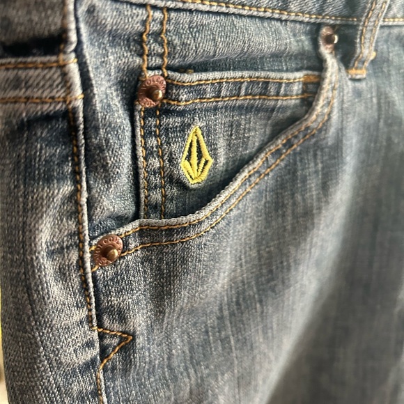 Volcom Blue Jean Shorts with Distressed Hem size 1 - Picture 8 of 16